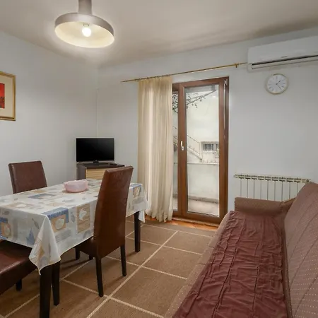 Apartamento Gorgeous In With Wifi Poreč