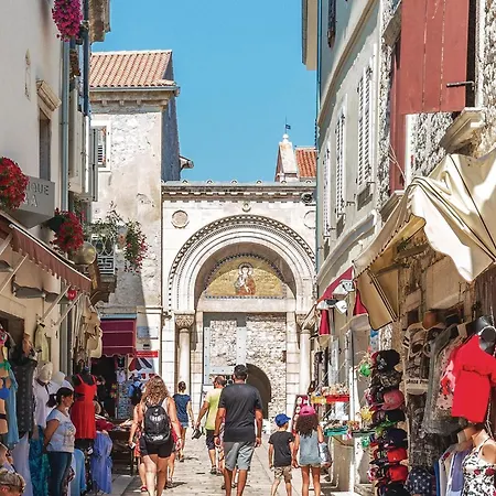 1 Bedroom Gorgeous In 公寓 *